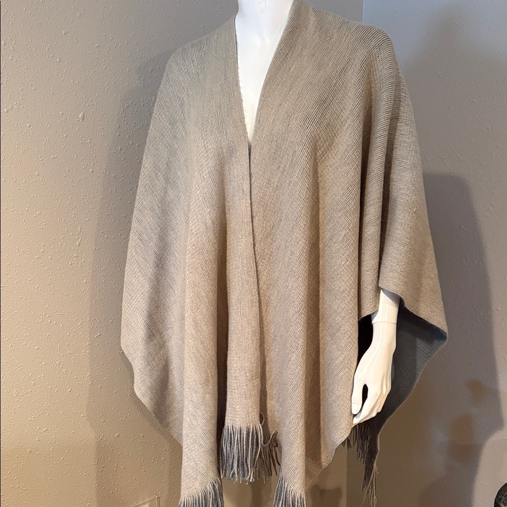 Vince Camuto tan and teal Knit Shawl